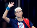 Azarenka made to remove PSG shirt