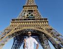 Sreejesh Rocks Mundu At Eiffel Tower