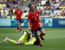 PIX: Spain edge Japan; US, Germany make solid start