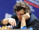 Carlsen beats Niemann in 1st face-off since cheat row