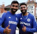 All Smiles For Team India At Oval