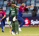 Afridi's late cameo rallies Pakistan to 146 vs UAE