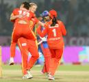 WPL: Sophie Devine's late strikes help Gujarat Giants edge Delhi Capitals in a thriller!