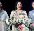 Hema Malini Gets Emotional At Dharmendra's Prayer Meet