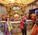 Sidharth Prays For Daughter At Siddhivinayak Temple