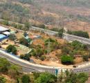 Speeding truck crushes 20 cars on Mumbai-Pune Expressway