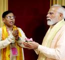 Modi Performs Maa Durga Aarti