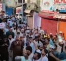 Tension in UP's Bareilly as cops, locals clash outside mosque