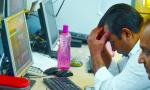 Stock markets fall dragged by IT stocks