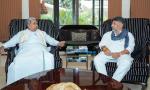 Siddaramaiah visits Shivakumar for breakfast in show of unity