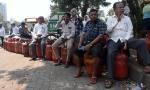Govt bars LPG for households with piped gas connections