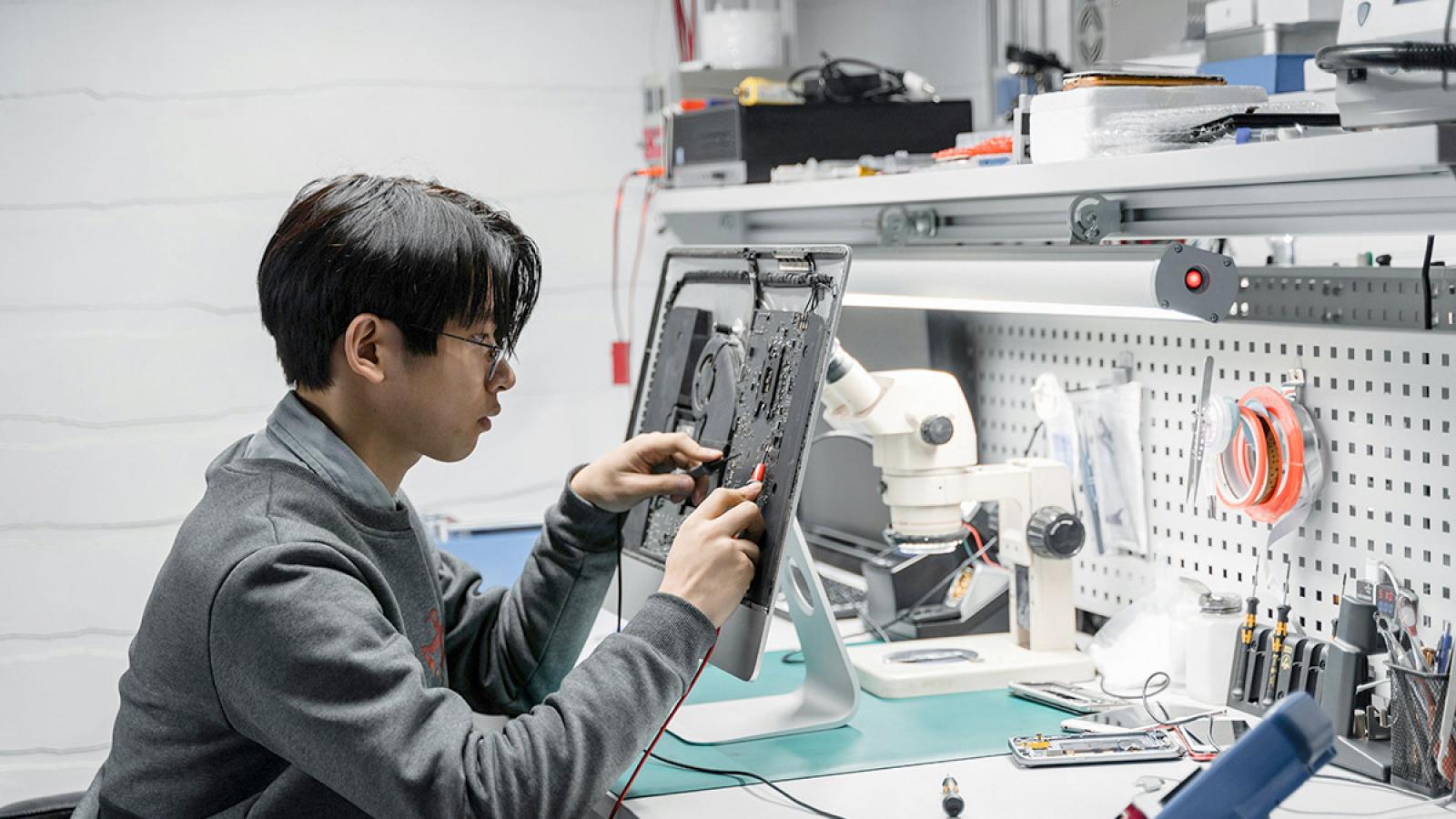 rediff.com - NAYAGAM PP - The Top 5 Engineering Careers In India