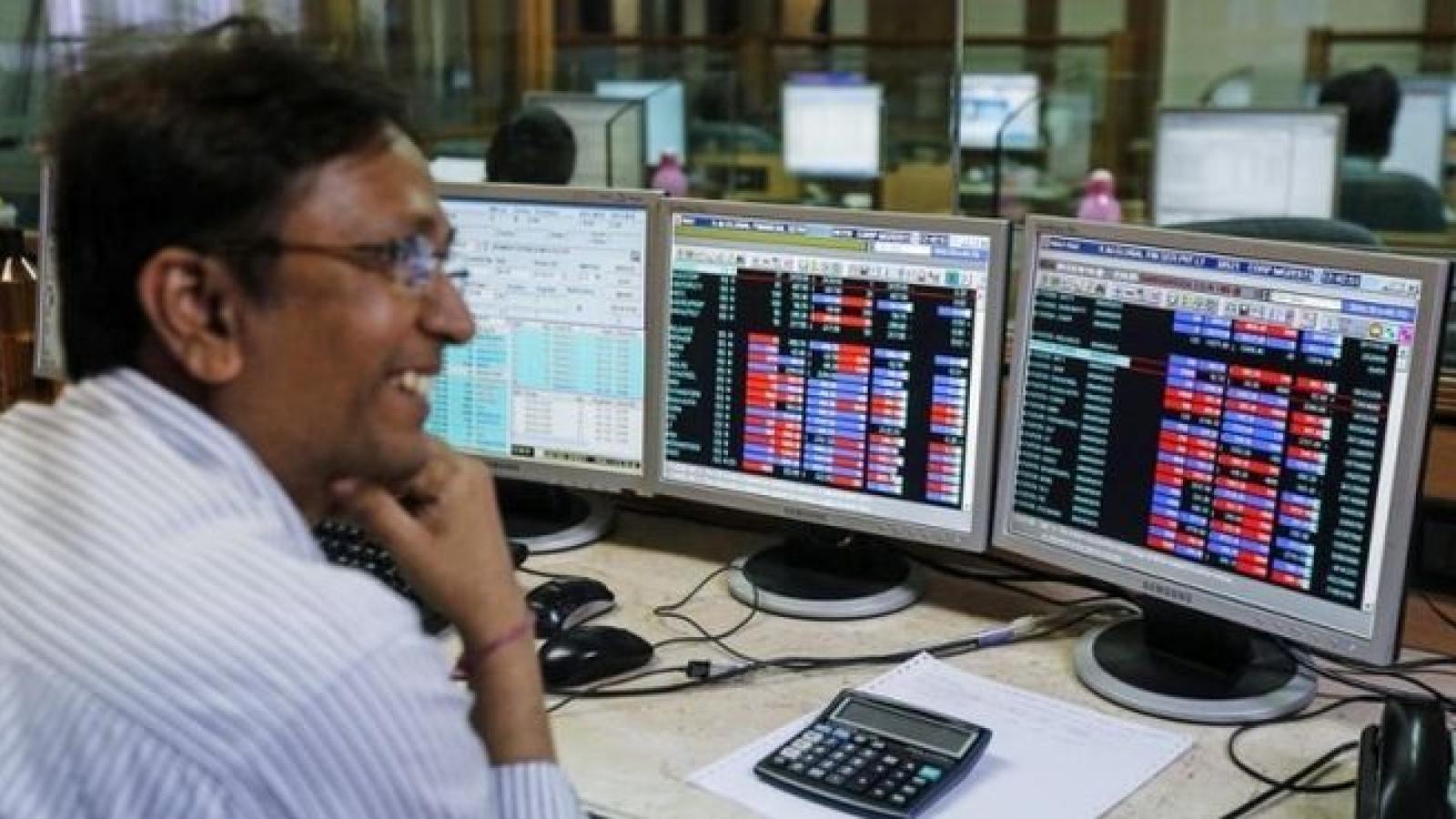 rediff.com - Nandita Malik - Stock markets recover on buying in IT, PSU bank stocks