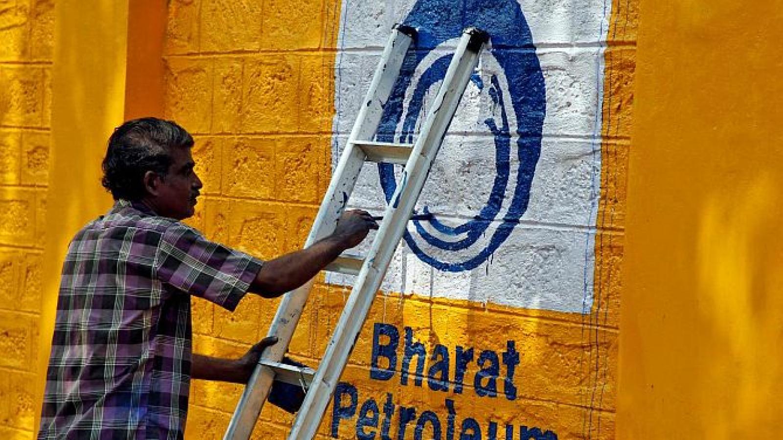 rediff.com - Shubhangi Mathur - Aramco, OIL likely to pick up stake in BPCL's Andhra refinery