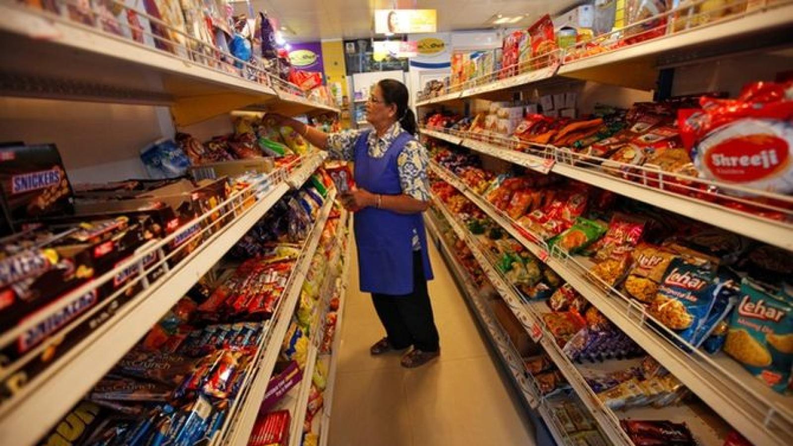 rediff.com - Text Feed - Delhi Police Uncovers Expired Food and Cosmetics Reselling Racket