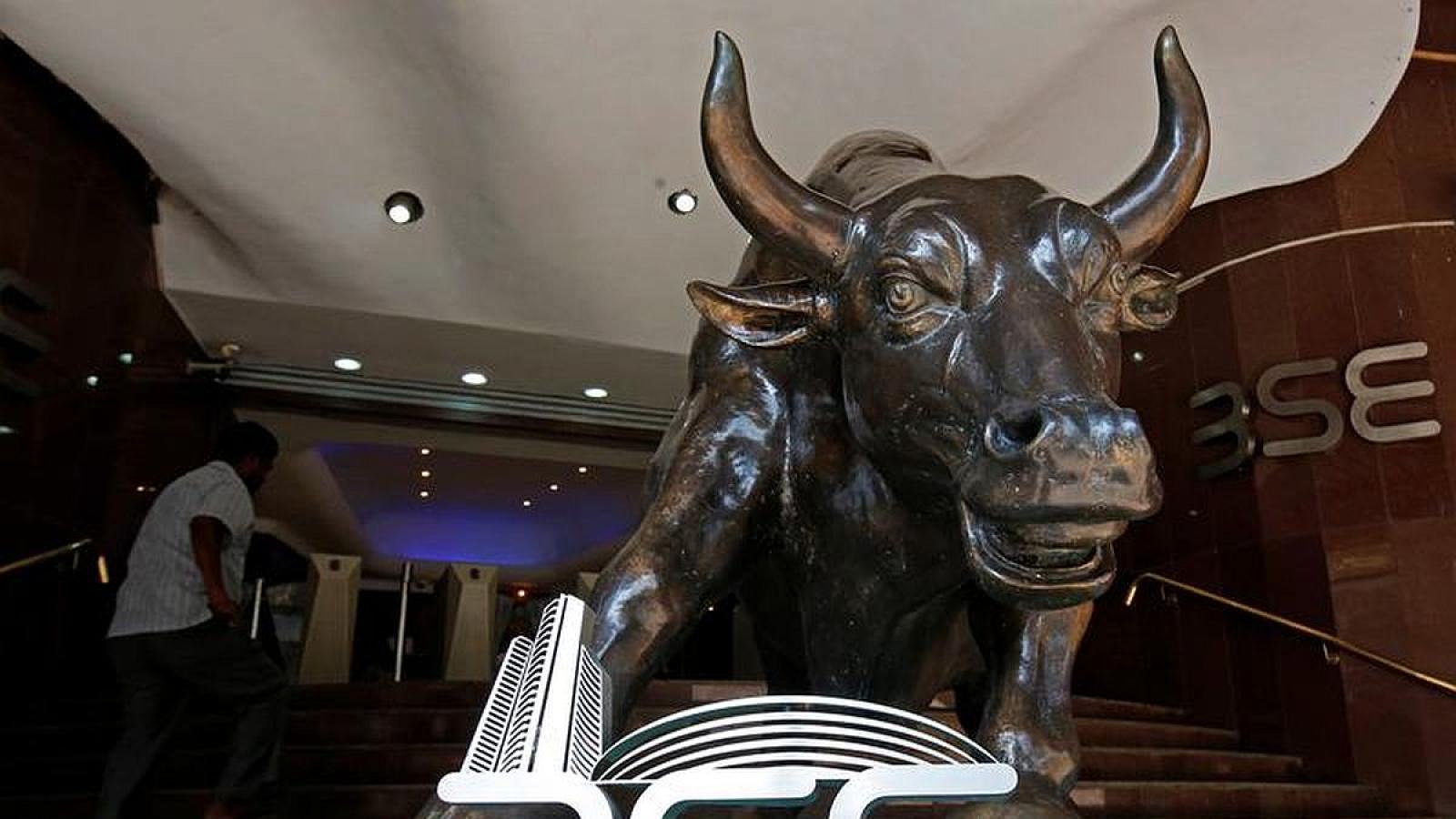 rediff.com - Text Feed - Paytm Secures Rs 963 Crore Investment: What This Means