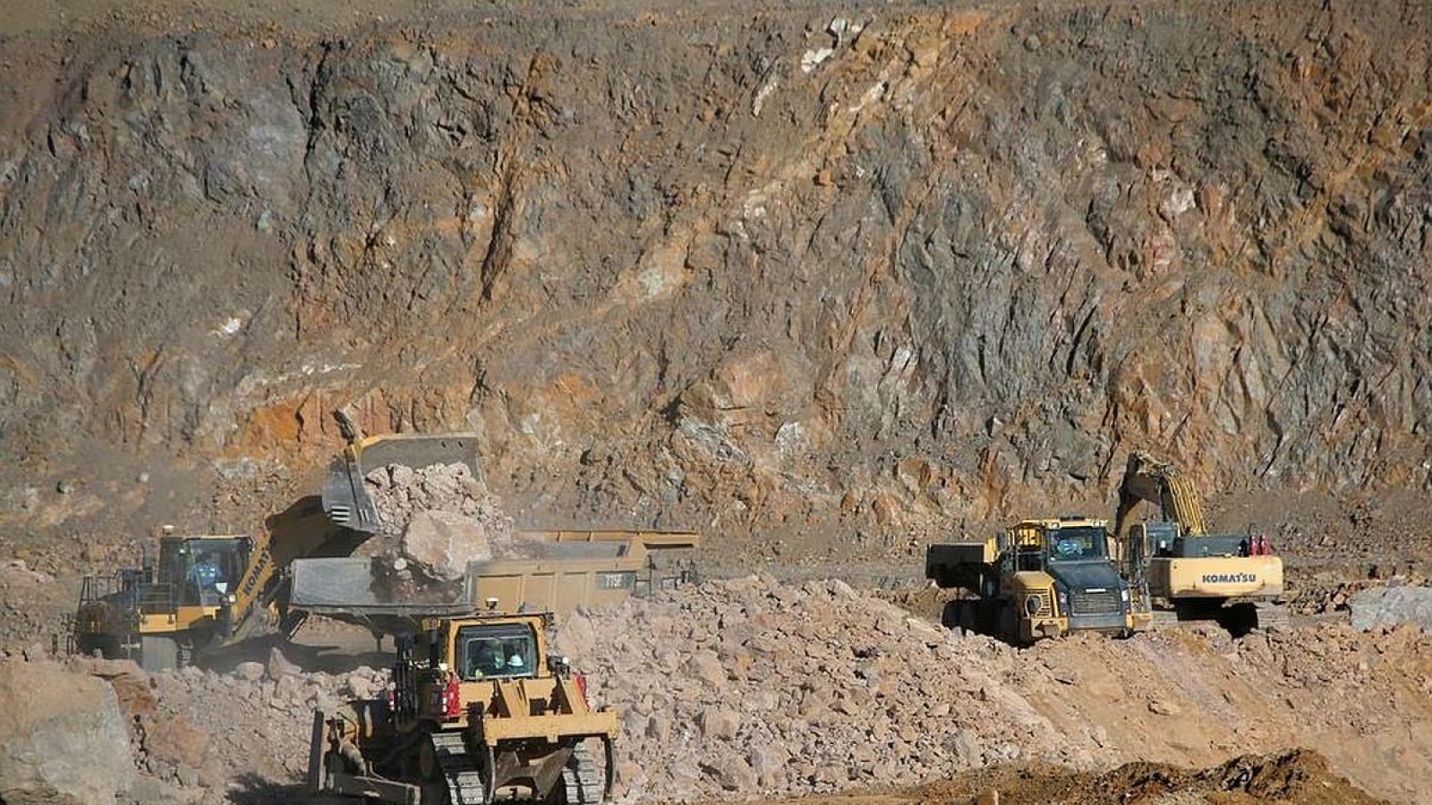 rediff.com - Text Feed - Rare Earth Elements Discovery: WCL Finds Strategic Minerals in Maharashtra Mines