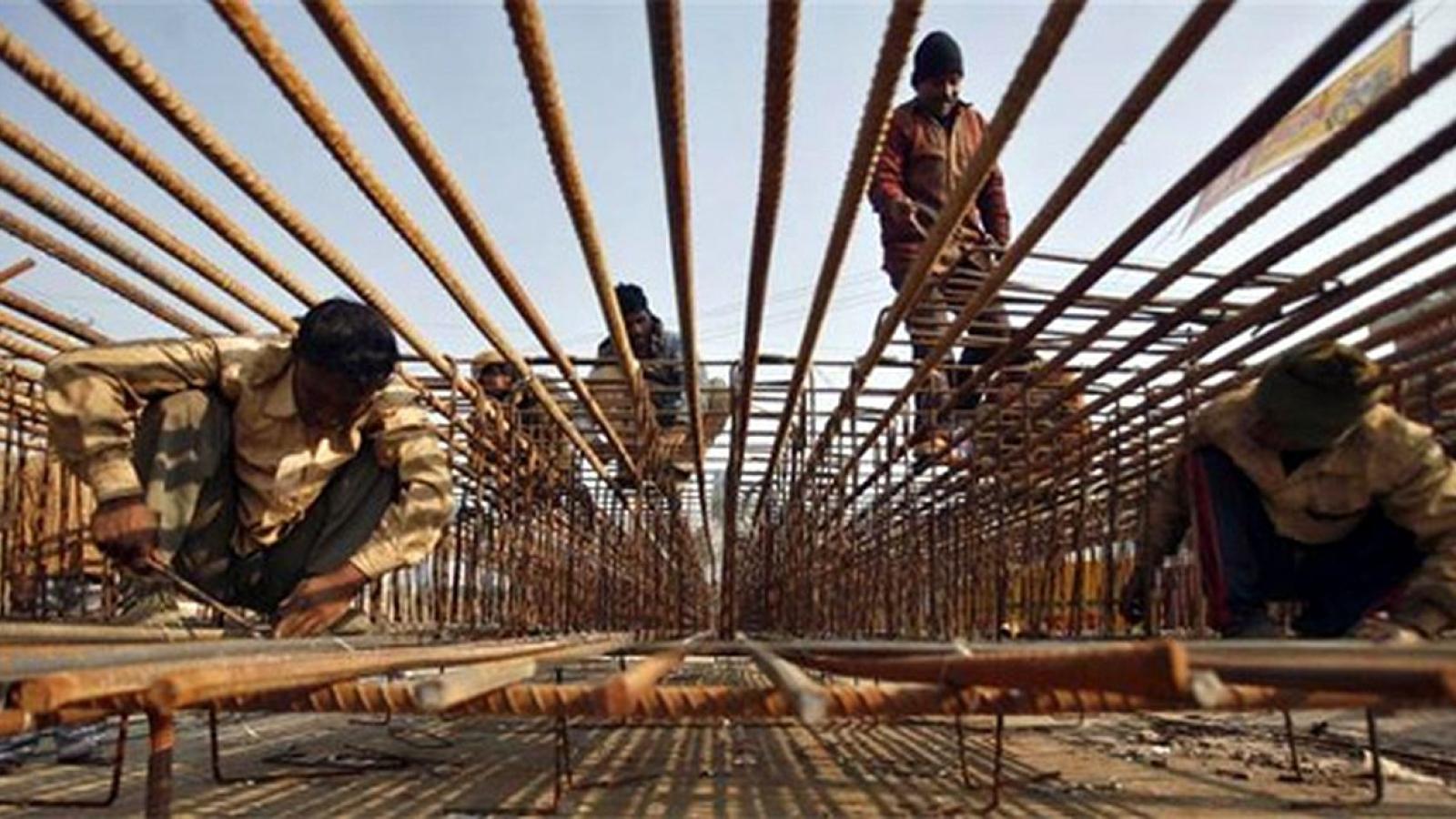 rediff.com - Text Feed - Thane Construction Site Rape: Labourer Arrested, Sparking Calls for Migrant Worker Verification