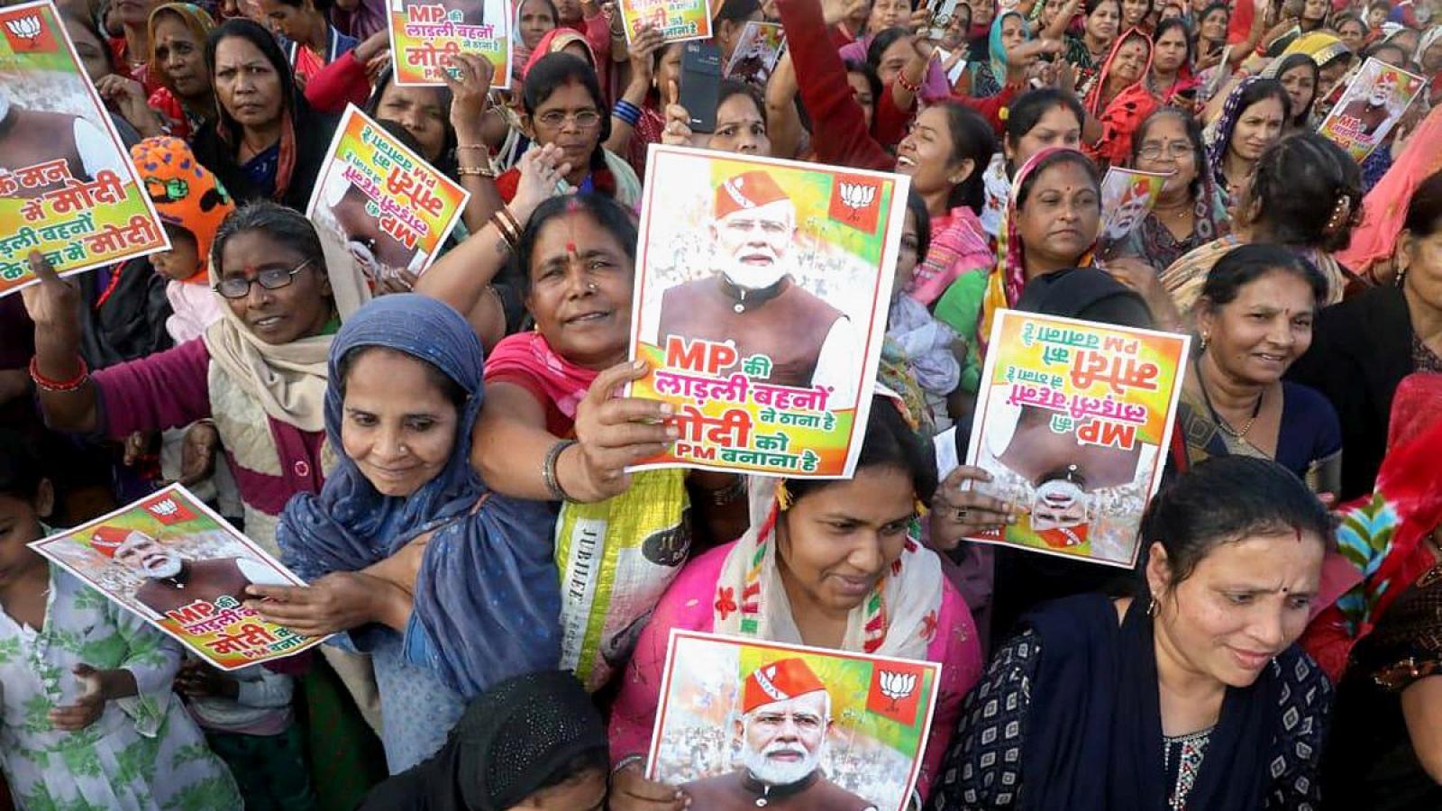 rediff.com - Text Feed - Integrated Phygital Centre Launched: Boosting Rural Development in Madhya Pradesh with Digital Services