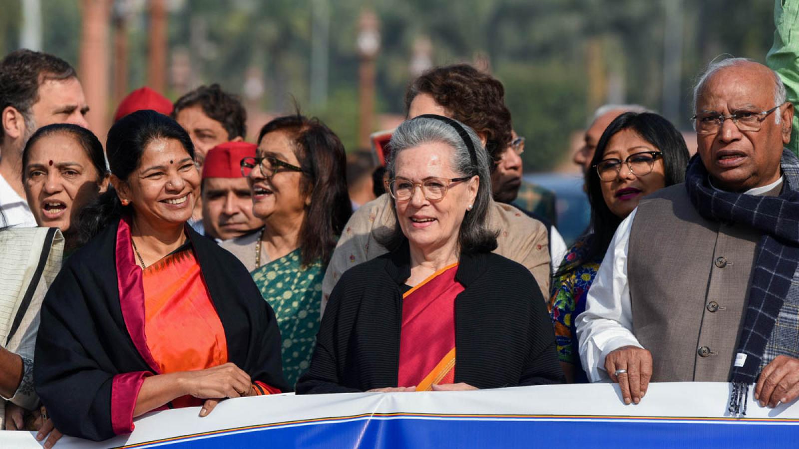 rediff.com - Senjo M R - Modi govt 'nearly signed death warrant' for Aravalli Hills: Sonia Gandhi