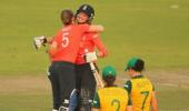 England eves cruise to World T20 final