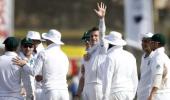 Five-wicket Steyn rips through Sri Lanka