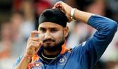 Harbhajan punches lensman at Bangalore airport