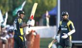 Dhoni blames bowlers for loss to Pakistan