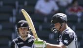 New Zealand thrash Sri Lanka to keep hopes alive