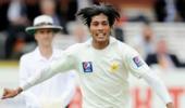 Trott, Broad rally England after Amir devastates