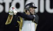 Oram helps New Zealand crush Bangladesh