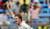 Australia script miraculous turnaround to beat Pak