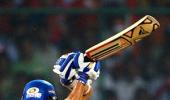 Tendulkar fires Mumbai Indians to the top