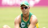 De Villiers record puts S Africa in charge