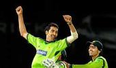 Gul's six gives Pakistan victory