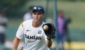 India players applaud outgoing coach Kirsten