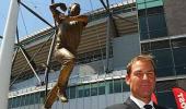 Images: Warne statue unveiled at the MCG