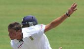 Samaraweera saves the day for SL, impressive debut for De Lange