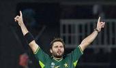 Misbah, Afridi take Pakistan past Lanka