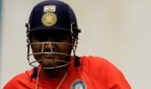 Sehwag dashes to Delhi for rib injury check-up