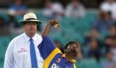 Many umpires suspect Murali's action: Hair