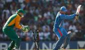 Dhoni slams batsmen for 'playing to the gallery'
