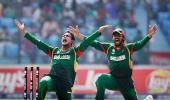 Images: Clinical Bangladesh trounce Dutch