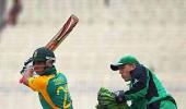 Duminy anchors SA into last eight