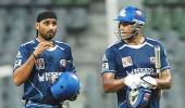 Mumbai Indians look to seal semi-final berth