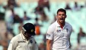 Bowlers give England Day 1 honours in third Test