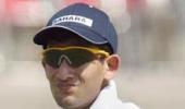 Agarkar makes himself available for Mumbai