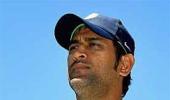 Dhoni unwinds at Adelaide's vineyards