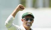 Tendulkar is a 'cricket god': Hussey