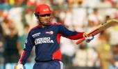 Sehwag slams bowlers, fielders for sloppy job